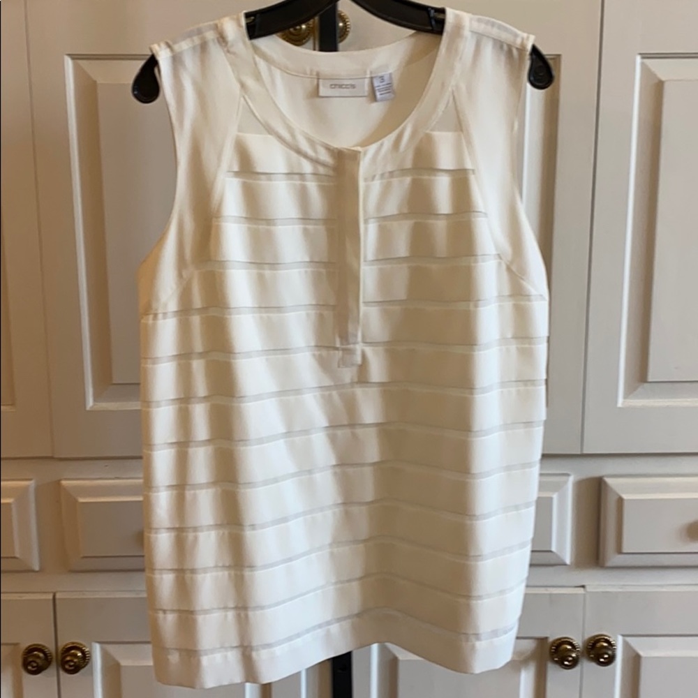 Chico’s Cream Shell EUC that will be a wonderful asset to your wardrobe! Buy now